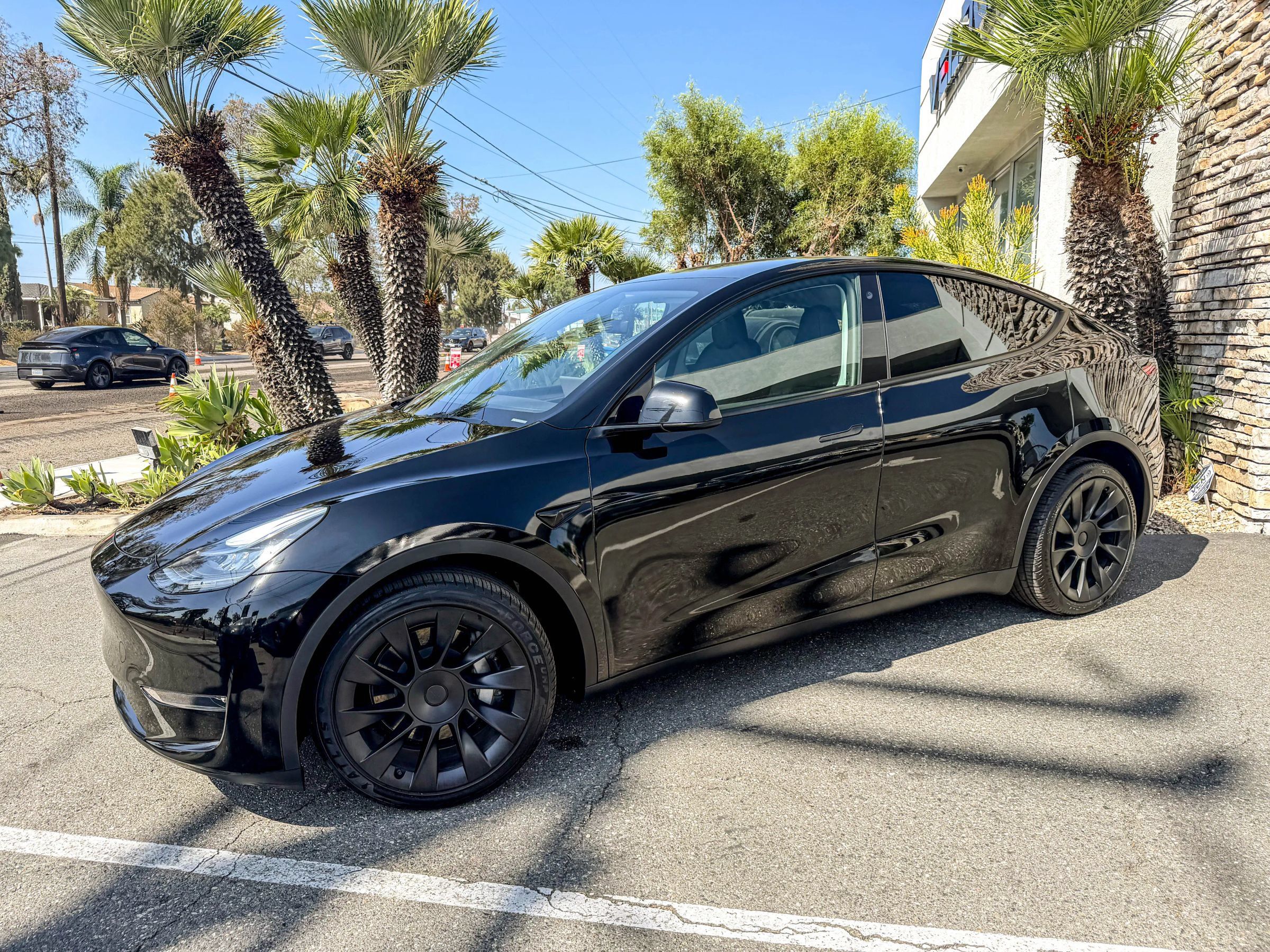 Used 2023 Tesla Model Y Long Range AWD/4WD image 5