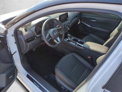 New 2025 Nissan Sentra SR w/ SR Premium Package FWD image 8