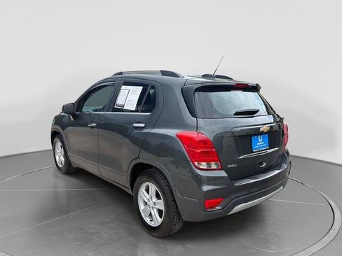 Used 2017 Chevrolet Trax LT w/ LT Convenience Package FWD image 4