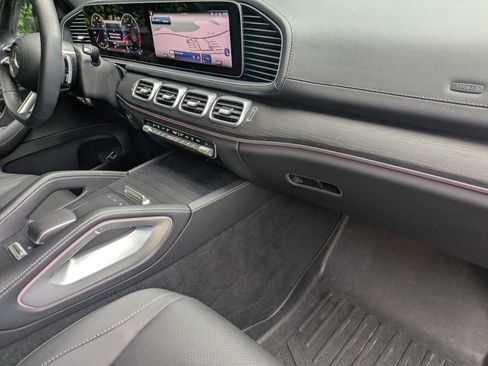 Used 2024 Mercedes-Benz GLS 450 4MATIC image 23