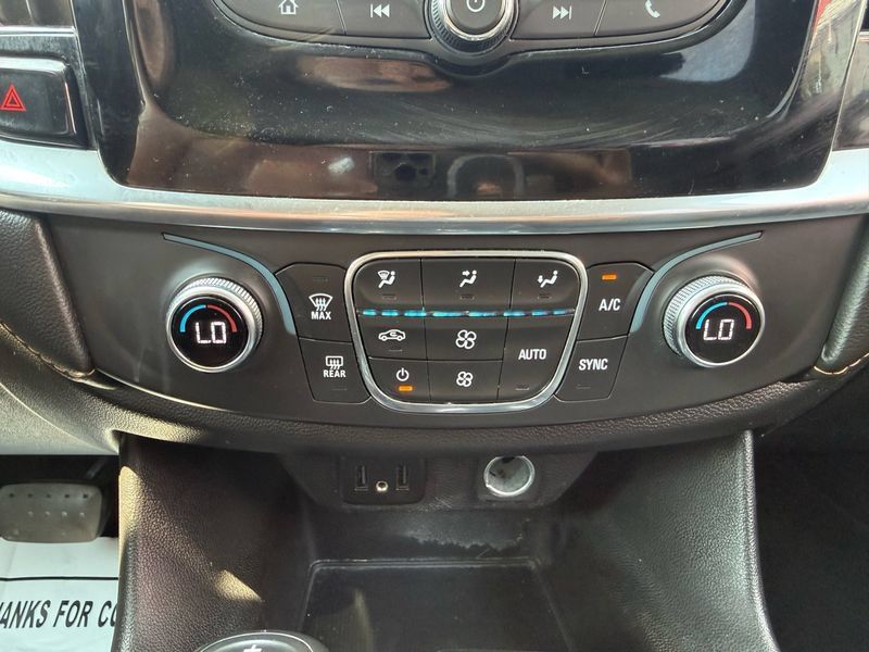 Used 2020 Chevrolet Traverse LS AWD/4WD image 25
