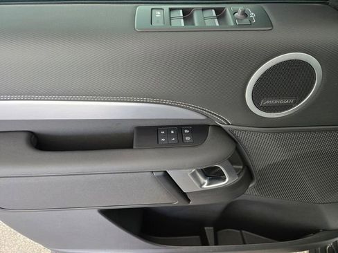 Certified 2025 Land Rover Discovery Dynamic SE AWD/4WD image 20