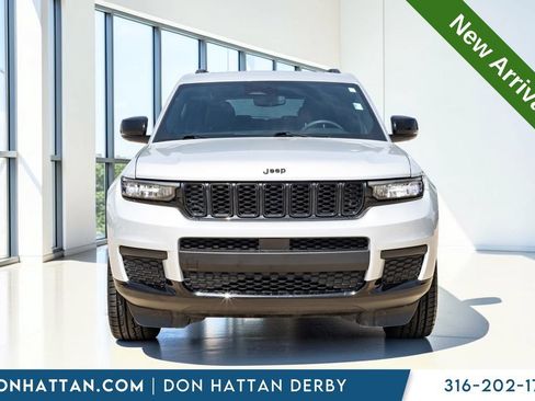 Used 2023 Jeep Grand Cherokee L Laredo AWD/4WD image 24