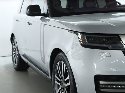 Used 2023 Land Rover Range Rover SE image 12