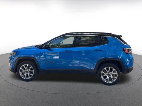 Used 2025 Jeep Compass Limited AWD/4WD image 4