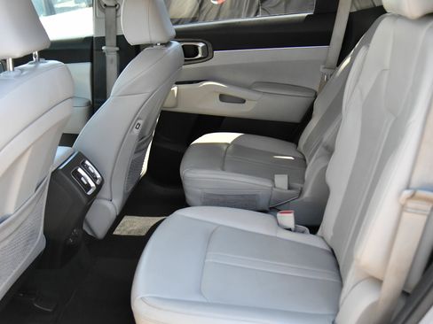 Used 2023 Kia Sorento EX FWD image 39