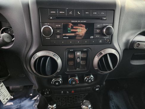 Used 2017 Jeep Wrangler Unlimited Sport w/ Quick Order Package 24S image 18