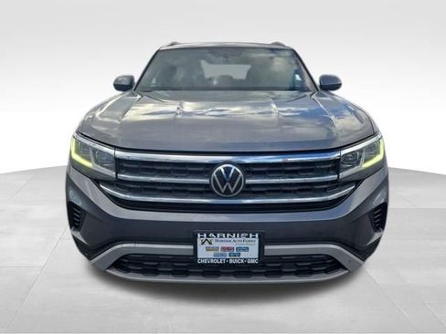 Used 2020 Volkswagen Atlas Cross Sport SE image 2