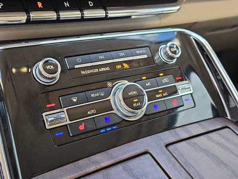 Used 2024 Lincoln Navigator Reserve AWD/4WD image 26