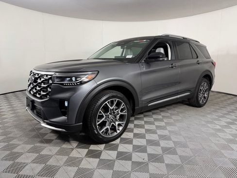 Used 2025 Ford Explorer Platinum w/ Ultimate Package image 3