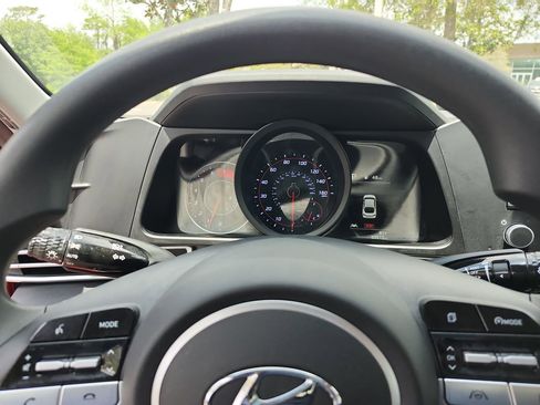 Used 2023 Hyundai Elantra SEL image 10