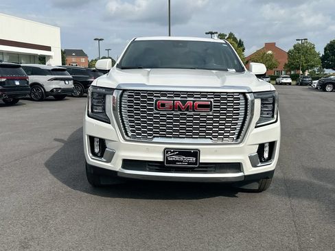 Used 2023 GMC Yukon XL Denali w/ Denali Reserve Package AWD/4WD image 5