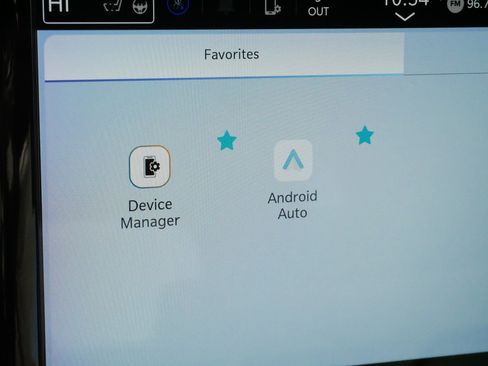 Used 2024 Chrysler Pacifica Touring-L image 28