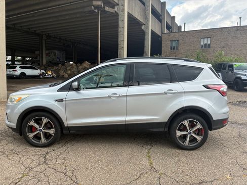 Used 2017 Ford Escape SE w/ Equipment Group 201A FWD image 13