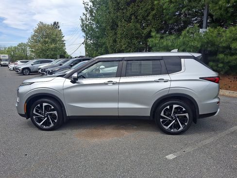 Used 2023 Mitsubishi Outlander SE AWD/4WD image 9