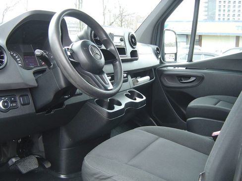 Used 2019 Mercedes-Benz Sprinter 144 image 7