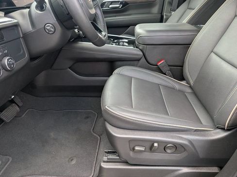 Used 2025 Chevrolet Tahoe Premier RWD image 15