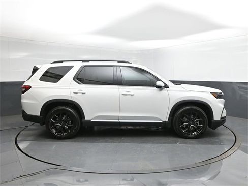 New 2025 Honda Pilot Touring image 26