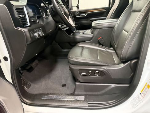Used 2024 GMC Sierra 3500 Denali w/ Denali Reserve Package image 58
