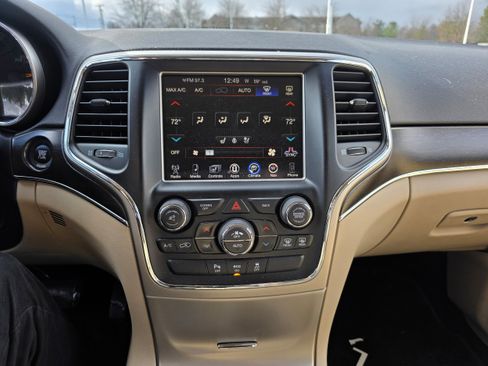 Used 2014 Jeep Grand Cherokee Limited w/ Luxury Group II image 12