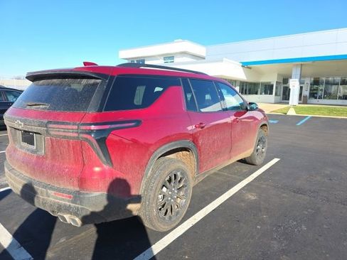 Used 2024 Chevrolet Traverse LT w/ Midnight/Sport Edition image 11