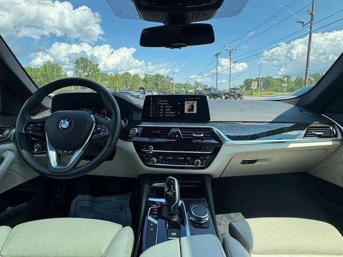 Used 2019 BMW 530i xDrive w/ Premium Package AWD/4WD image 7