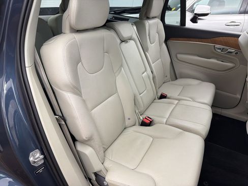 Used 2021 Volvo XC90 T6 Momentum w/ Climate Package image 26