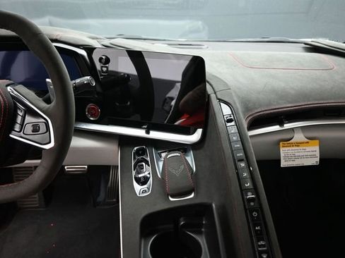 Used 2023 Chevrolet Corvette Stingray Premium Conv w/ Z51 Performance Package RWD image 14
