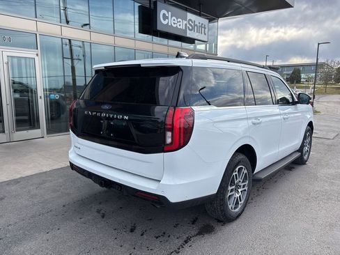 Used 2025 Ford Expedition Active image 4