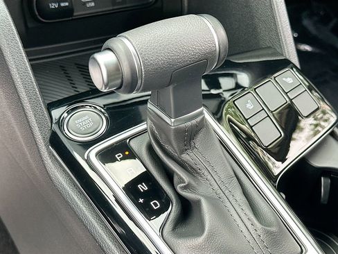 Certified 2025 Kia Sportage EX image 17