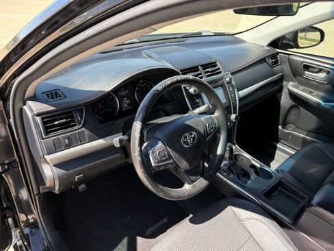 Used 2017 Toyota Camry SE image 15