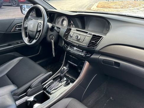 Used 2016 Honda Accord Sport image 8