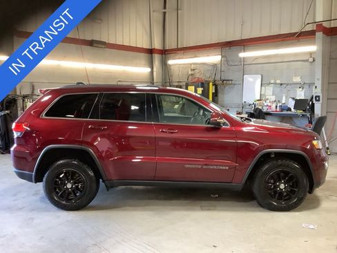 Used 2018 Jeep Grand Cherokee Laredo AWD/4WD image 6