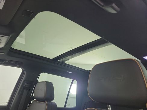 Used 2023 GMC Yukon AT4 w/ AT4 Premium Plus Package image 18