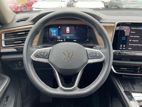 Used 2025 Volkswagen Atlas SE image 13