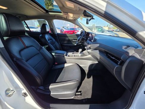 Used 2022 Nissan Sentra SR w/ Trunk Package image 8