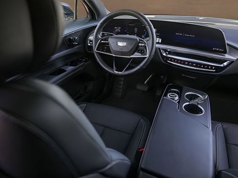 Used 2024 Cadillac Lyriq Sport image 26