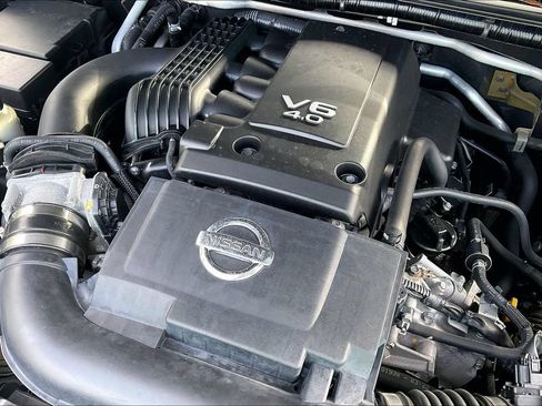 Used 2019 Nissan Frontier SL RWD image 35