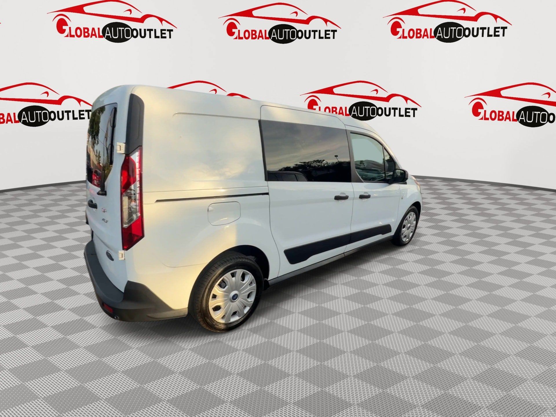 Used 2020 Ford Transit Connect XLT FWD image 8
