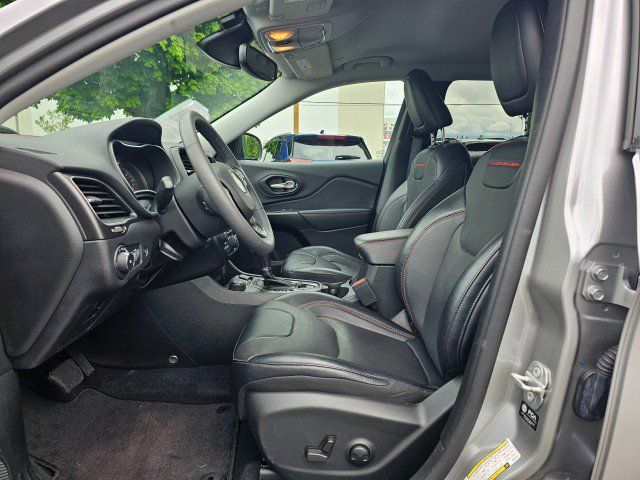 Used 2022 Jeep Cherokee Trailhawk w/ Premium Leather Package AWD/4WD image 27