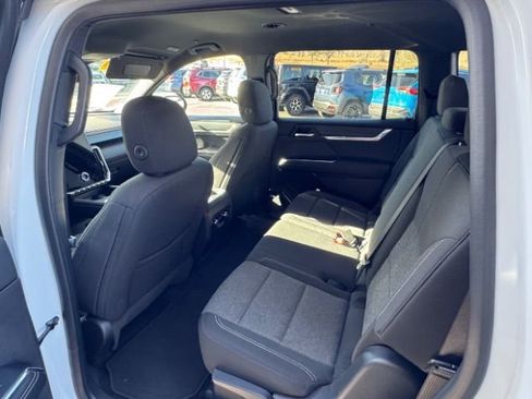 Used 2025 GMC Acadia Elevation image 15