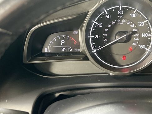 Used 2018 MAZDA MAZDA3 Touring image 12