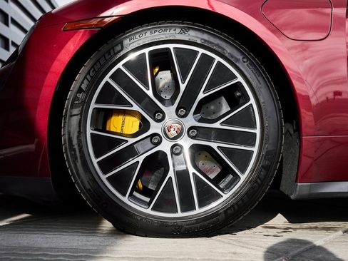 Used 2021 Porsche Taycan 4S image 3