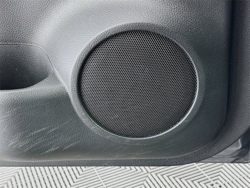 Used 2019 Nissan Rogue SV w/ Premium Package image 19