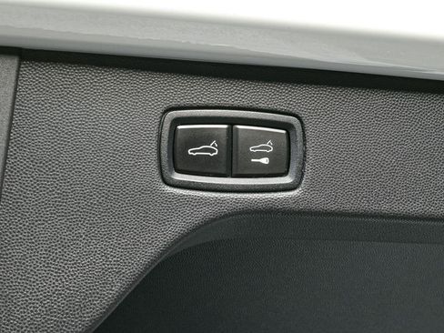 Certified 2024 Porsche Macan 4 Electric AWD/4WD image 31