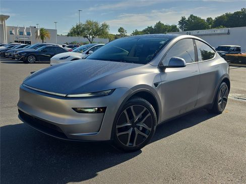 Used 2026 Tesla Model Y AWD image 26