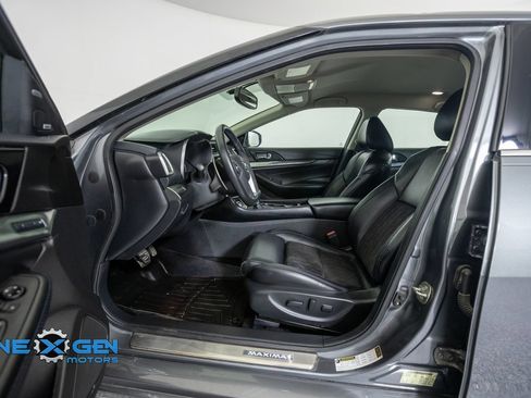 Used 2018 Nissan Maxima SR w/ Midnight Edition FWD image 12