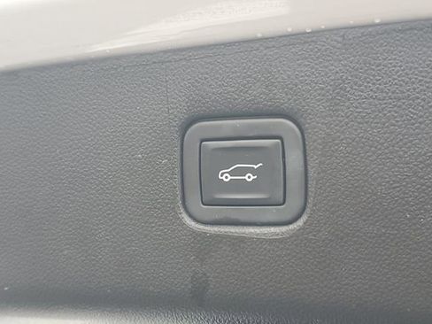 Certified 2024 Chevrolet Blazer LT w/ Convenience Package FWD image 8