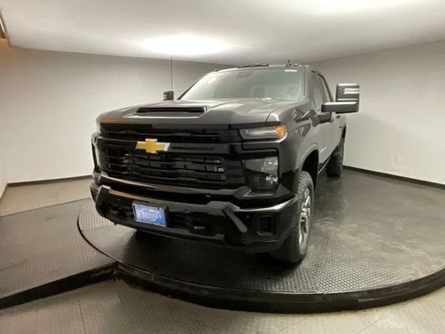 New 2026 Chevrolet Silverado 2500 Custom w/ Custom Value Package AWD/4WD image 3