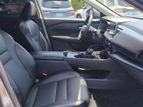 Certified 2025 Nissan Rogue SV w/ SV Premium Package FWD image 25
